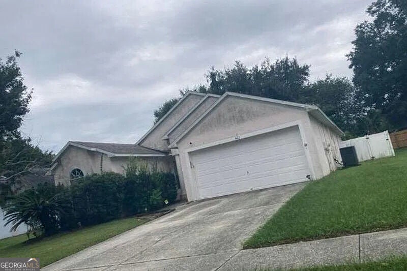 421 Henderson AVE
