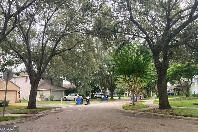 421 Henderson AVE