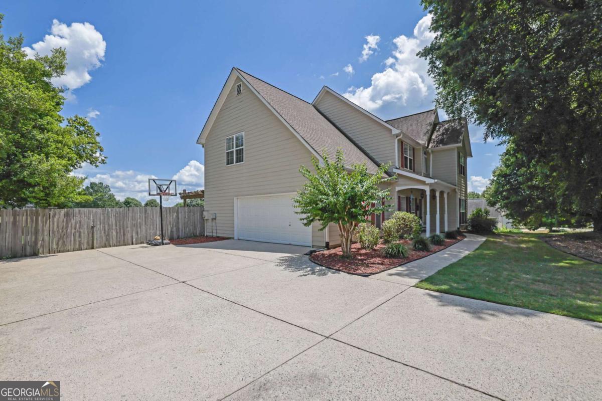 8815 Creekstone PL