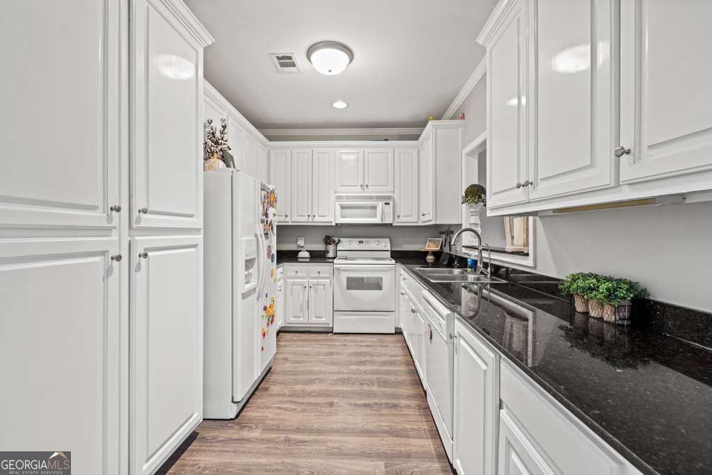 130 Wisteria DR