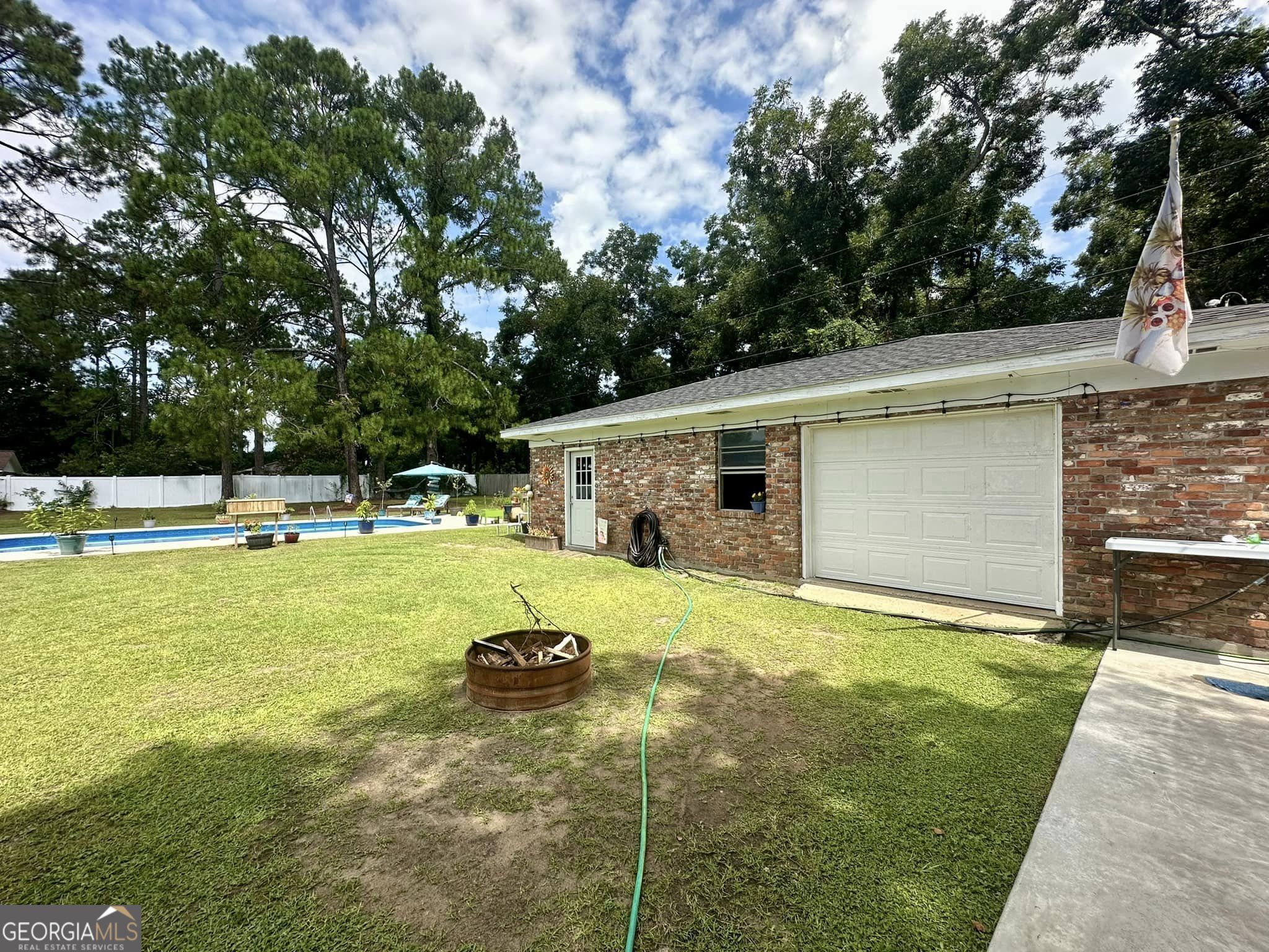 Photo 23 of 27 of 2026 Ellis LN house