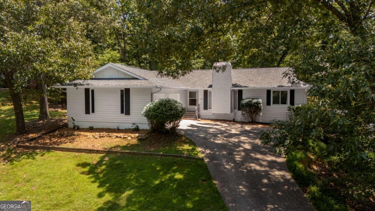 559 Honeysuckle RD