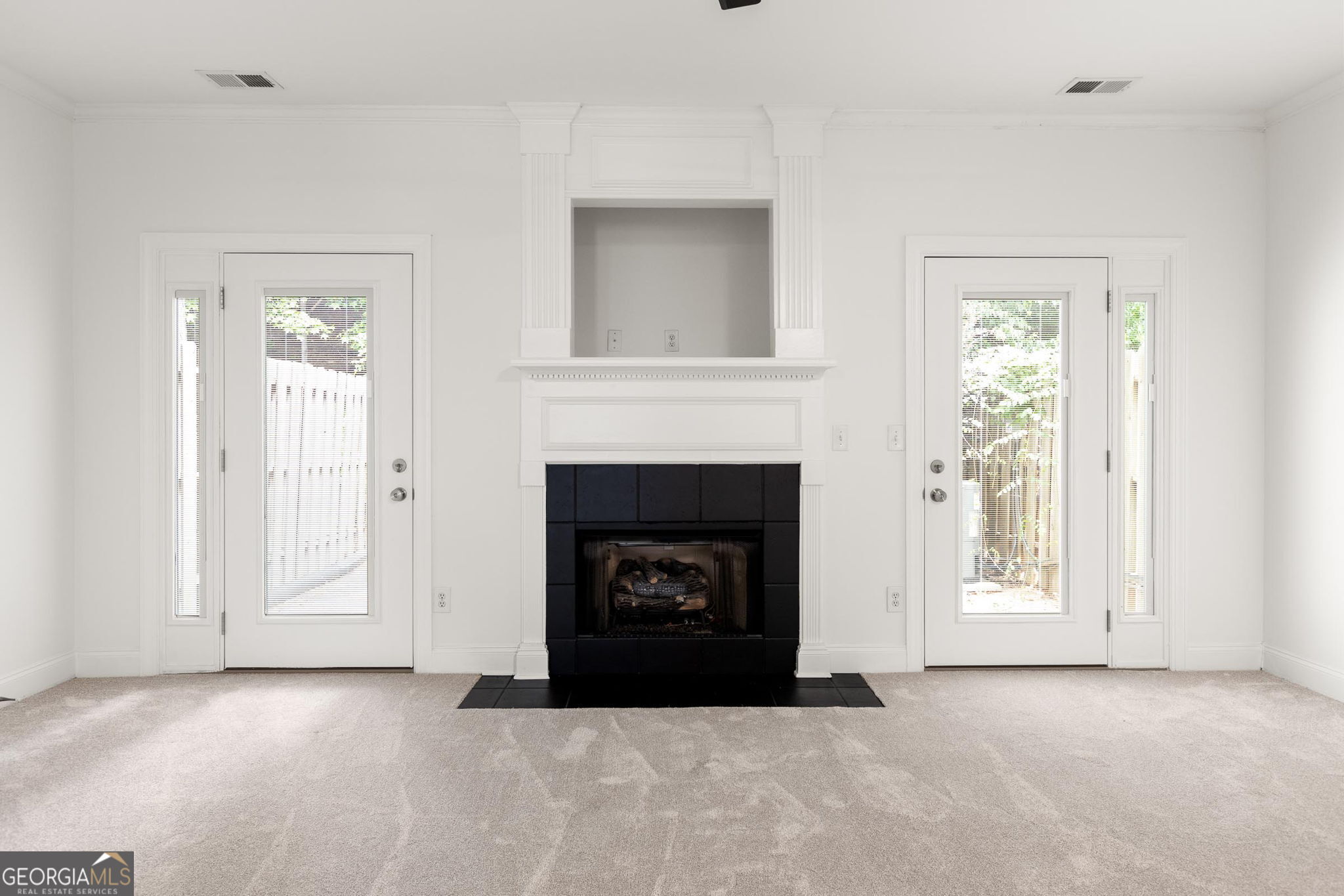 90 Grove Park LN