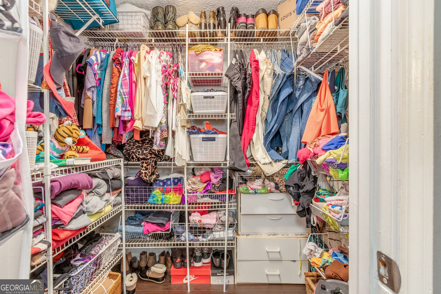 Roswell, Georgia 30076, United States, 3 Bedrooms Bedrooms, ,3 BathroomsBathrooms,Residential,Active,199996