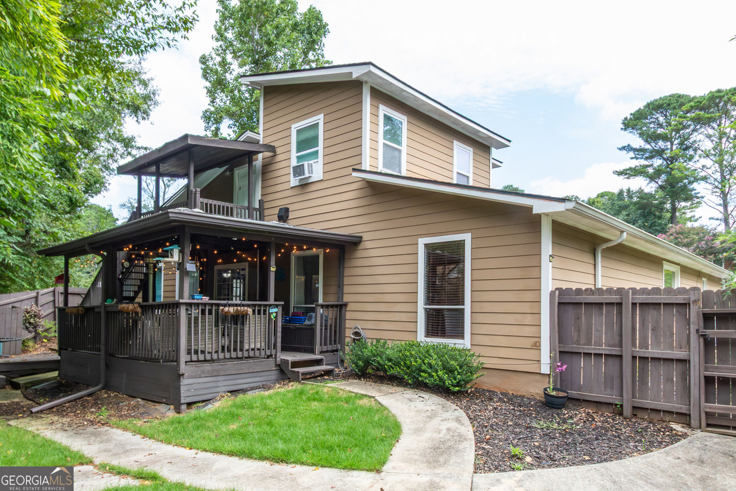 Roswell, Georgia 30076, United States, 3 Bedrooms Bedrooms, ,3 BathroomsBathrooms,Residential,Active,199996