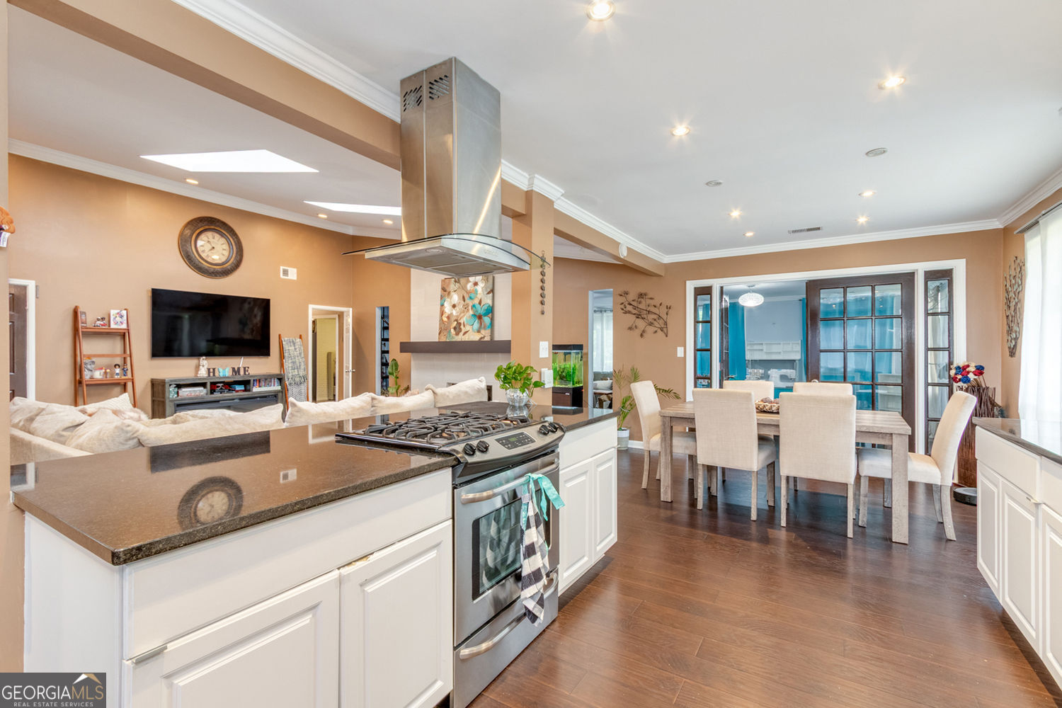 Roswell, Georgia 30076, United States, 3 Bedrooms Bedrooms, ,3 BathroomsBathrooms,Residential,Active,199996