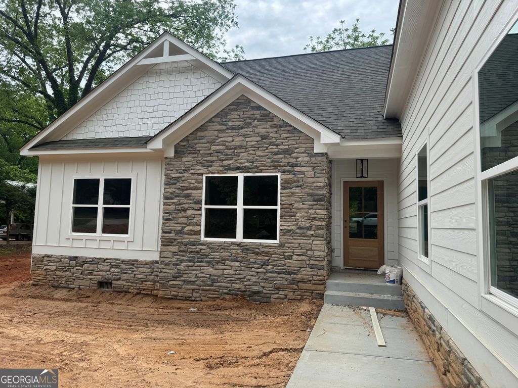 Photo of 875 Lynn Avenue, Jefferson, GA 30549 (MLS # 10755943)