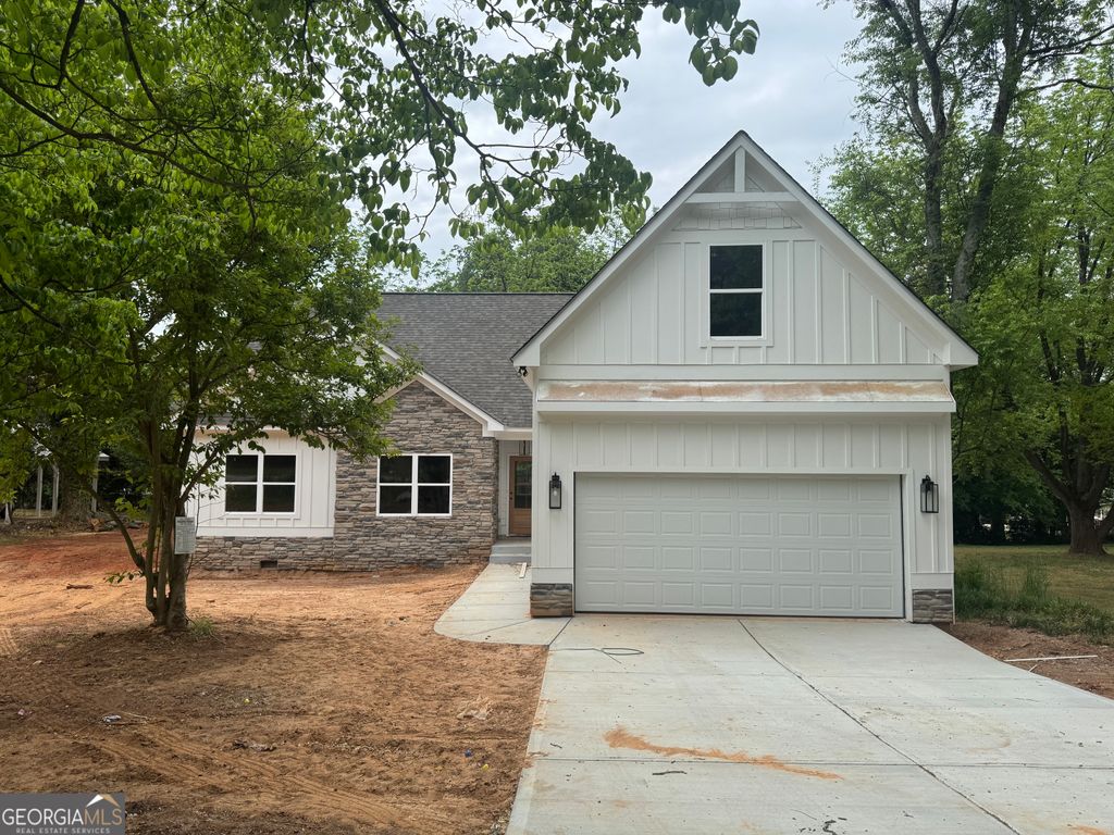 Photo of 875 Lynn Avenue, Jefferson, GA 30549 (MLS # 10755943)