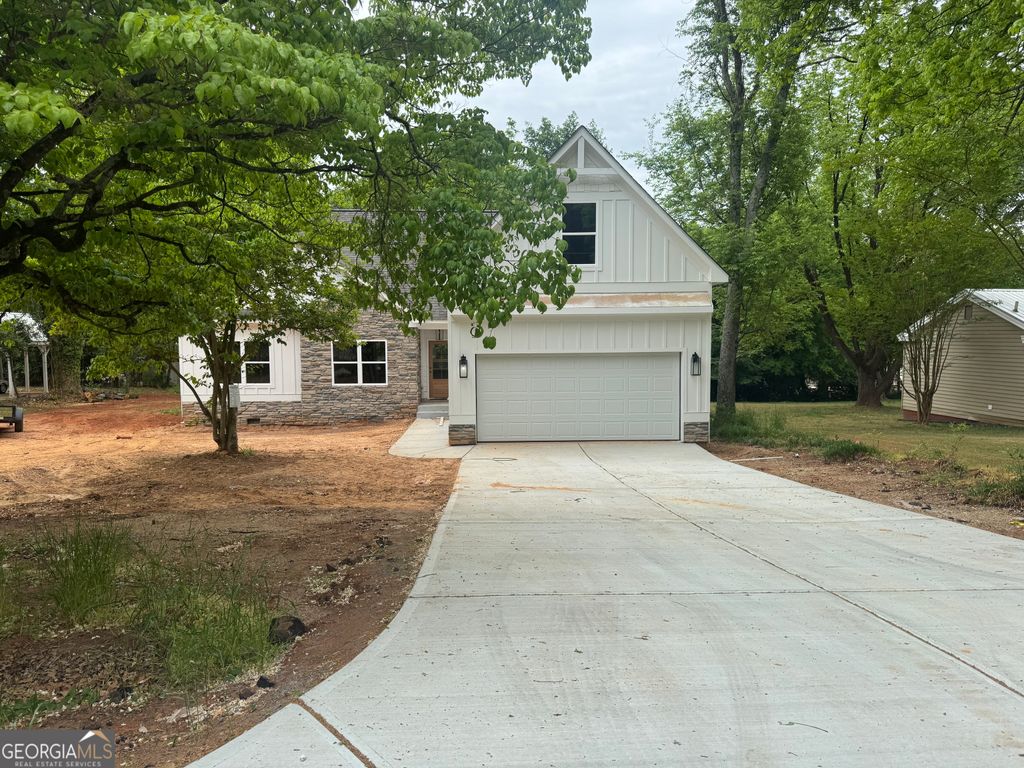 Photo of 875 Lynn Avenue, Jefferson, GA 30549 (MLS # 10755943)