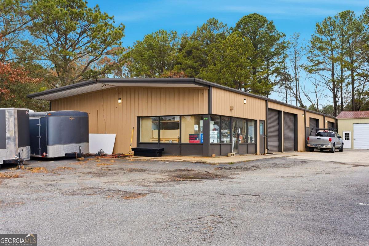 961 Shallowford RD NE