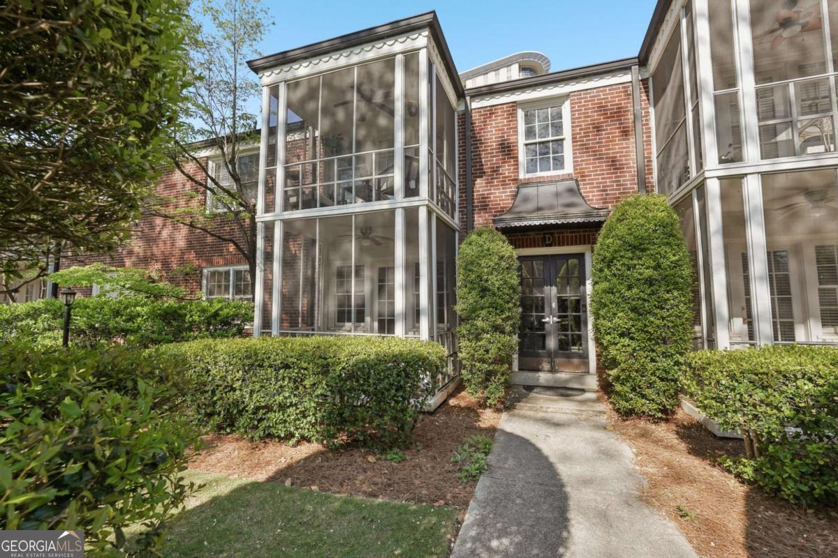 55 Delmont DR NE D1