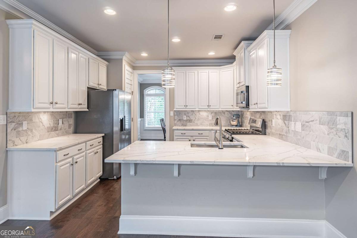 4166 Baverton DR
