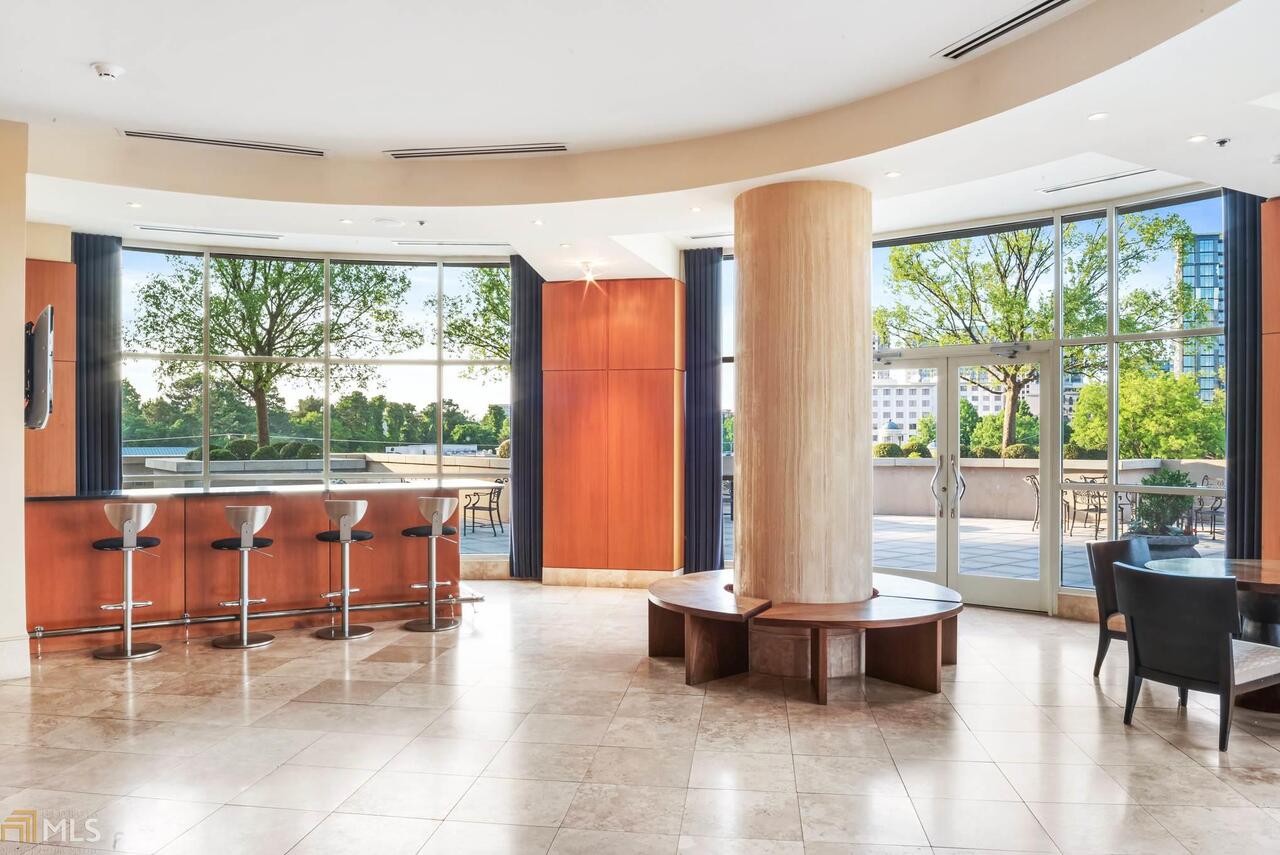 The Phoenix on Peachtree - Residential