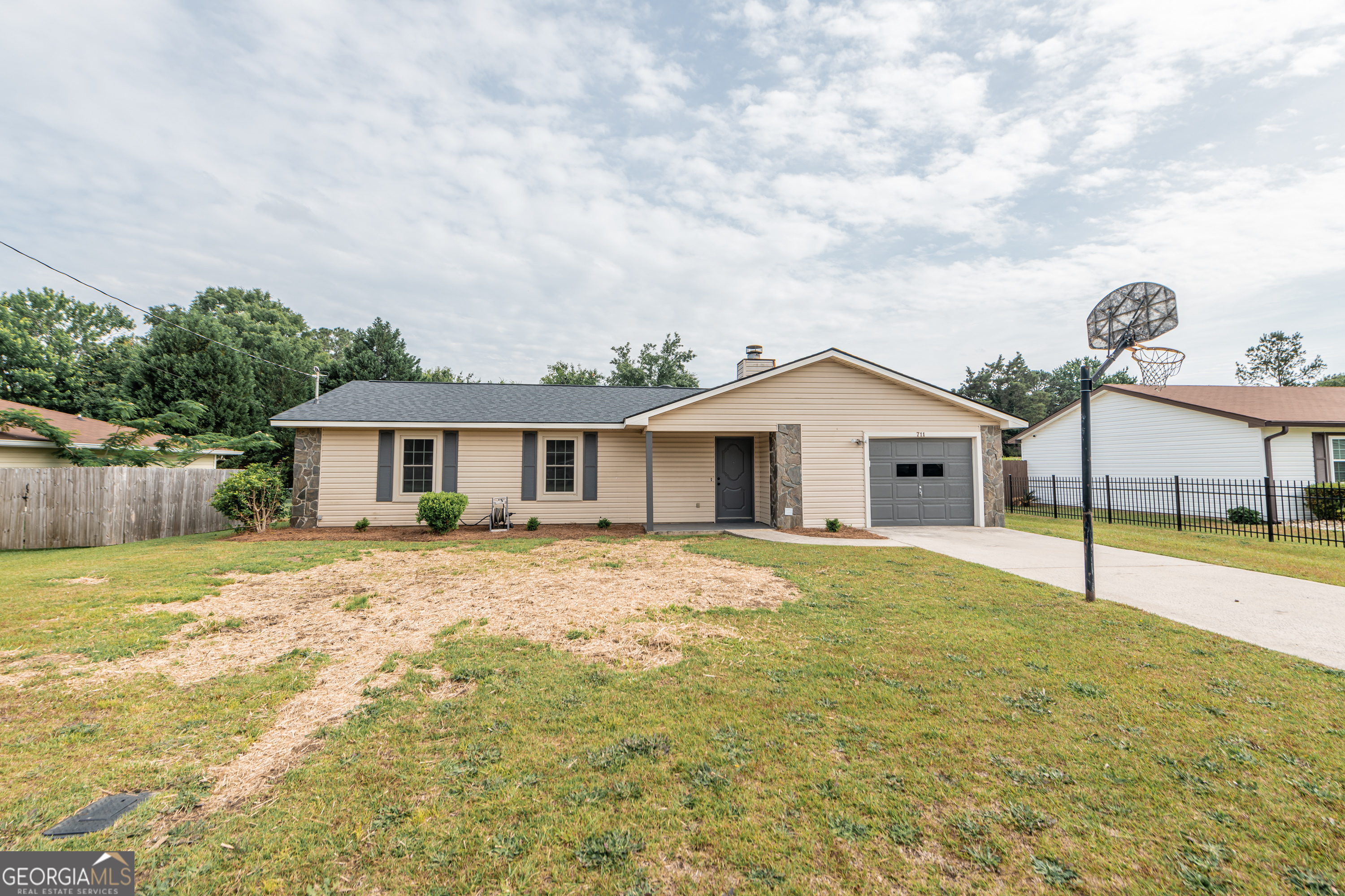 711 Fieldstone RD