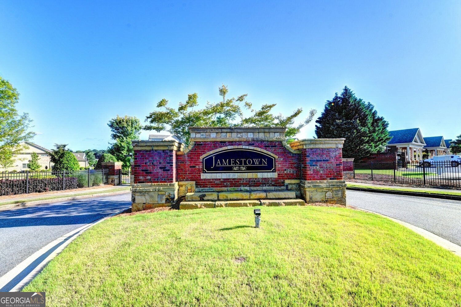 7220 Winthrop RD