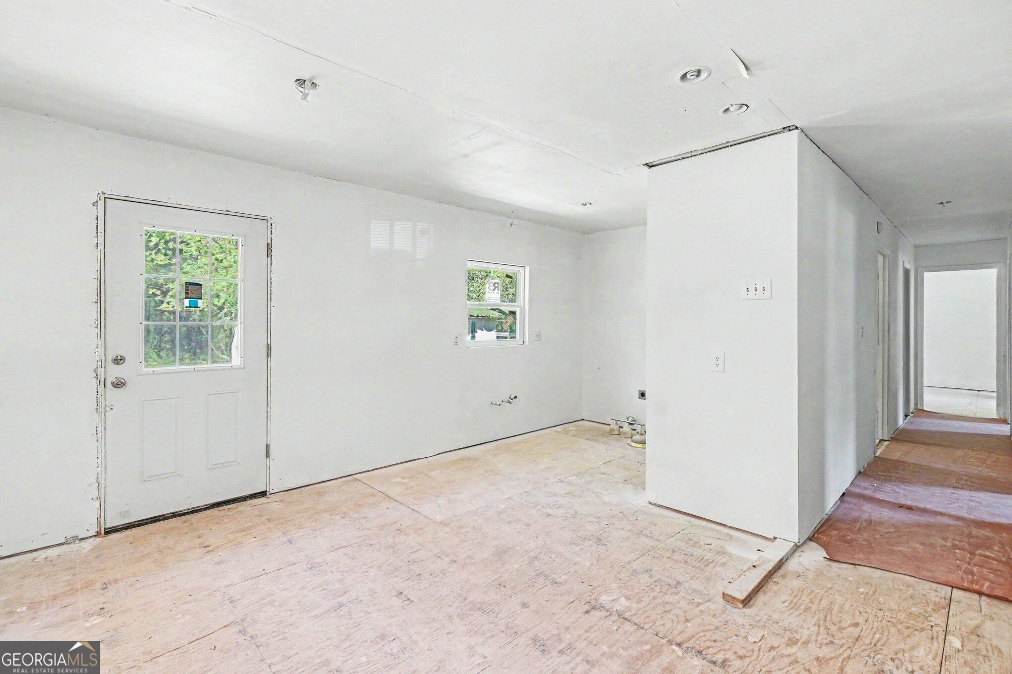 95 Hawkins RD