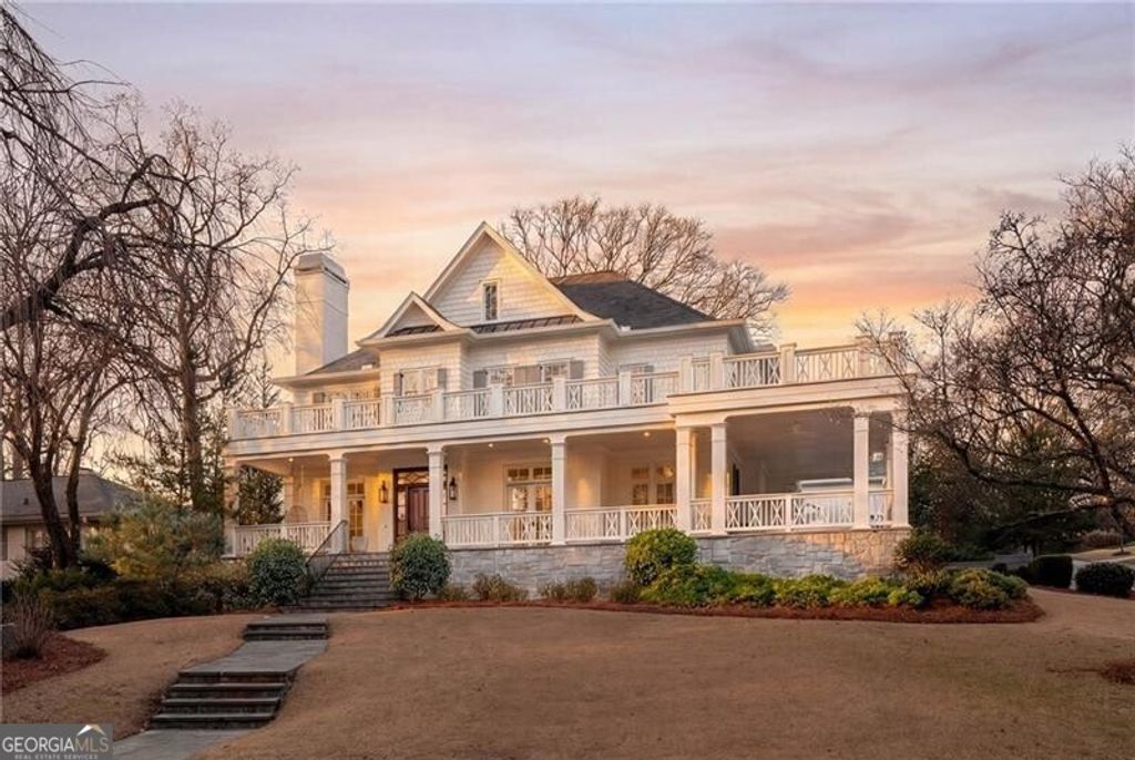 Photo of 1646 Friar Tuck Road NE, Atlanta, GA 30309 (MLS # 10681433)