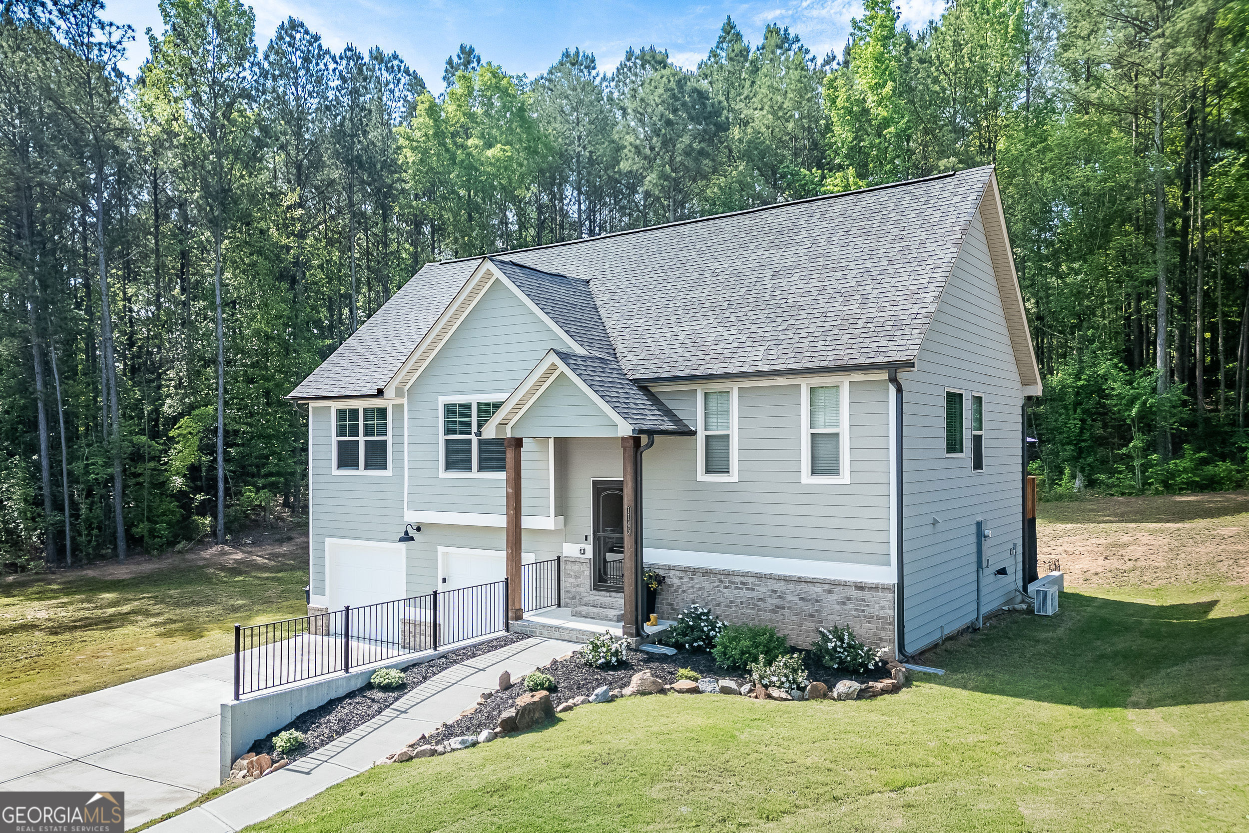 1145 Awenasa DR