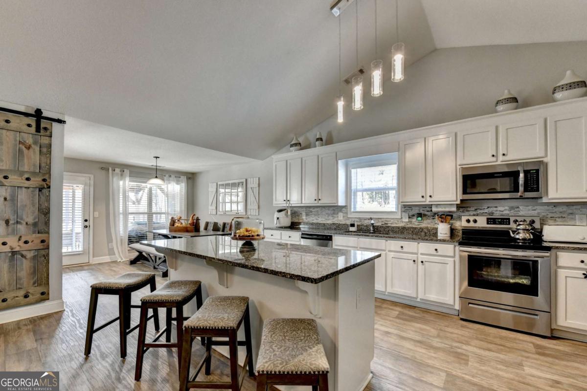 204 Lynn RD