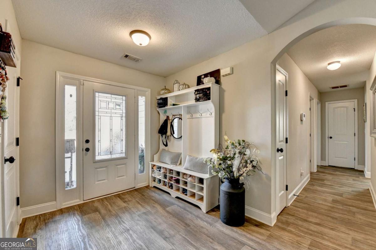 204 Lynn RD