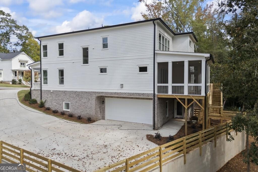 611 Foster Park LN