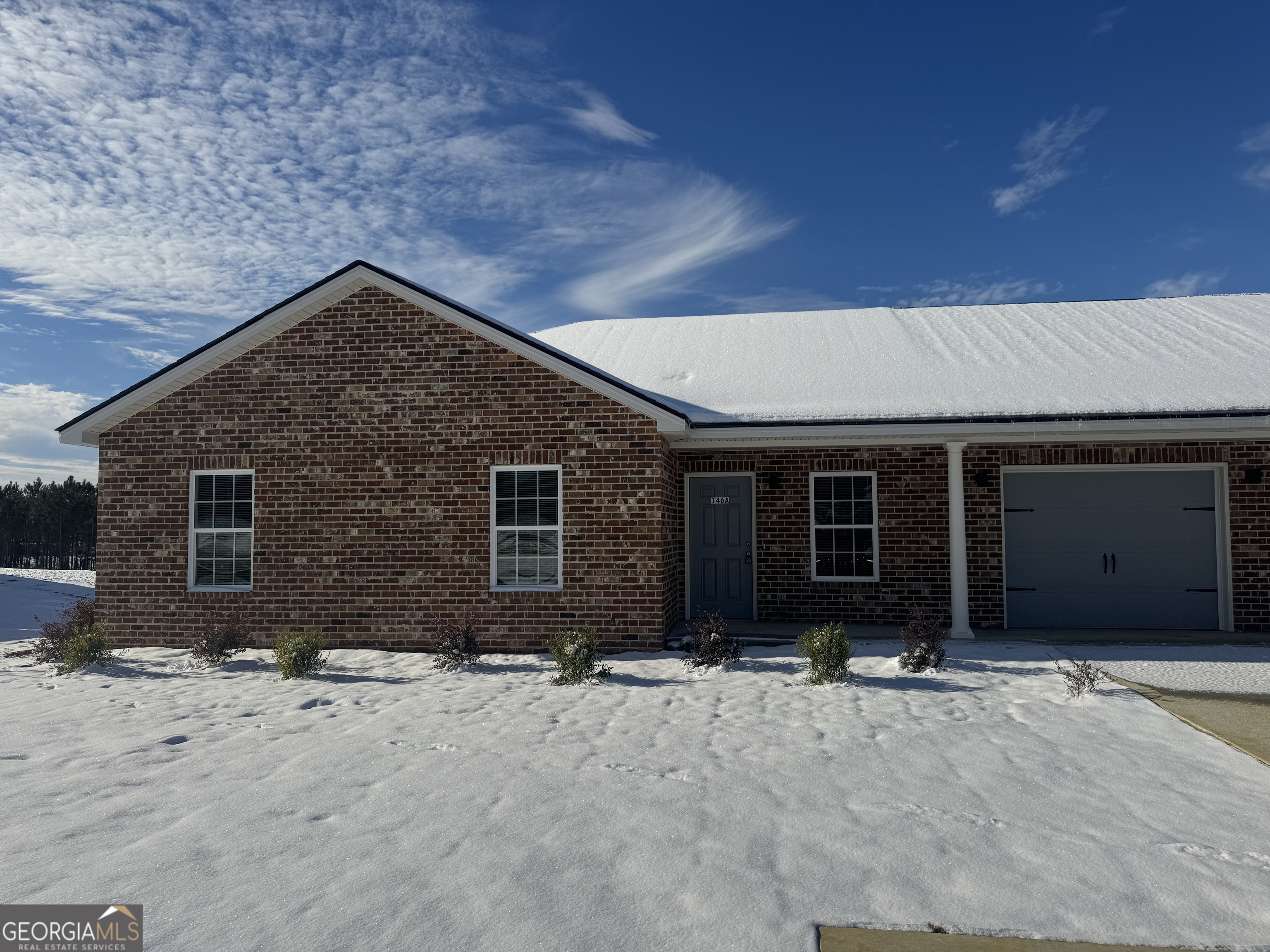 3 BEDROOM, 2 BATH, 1 CAR GARAGE UNIT IN ELLIOT POINT!! This 1320 sq ft duplex features LVP flooring, granite countertops, stainless steel appliances, soft close drawers, and an elevated back porch. Ready for Move In Feb. 1st. Call to schedule a tour.