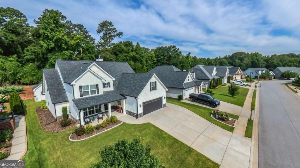 Photo of 330 Brookstone Drive, Carrollton, GA 30116 (MLS # 10803783)