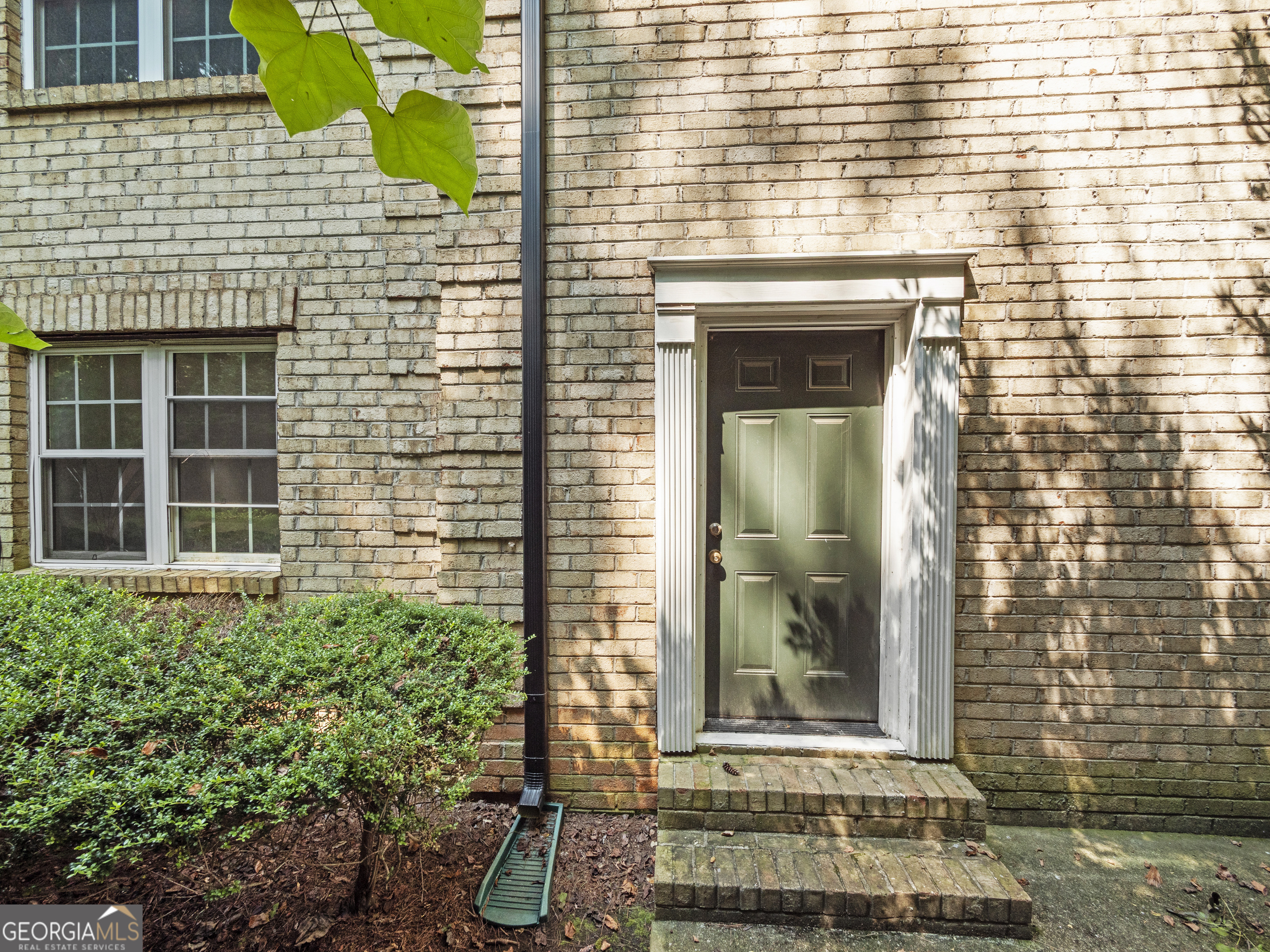 Welcome home to this beautiful 3 bedroom, 2.5 bath home offering 1,656 sq ft of comfort and convenience in the heart of Sandy Springs. Step inside to find fresh paint, updated bathrooms, and a spacious layout designed for both entertaining and everyday living. The kitchen features granite countertops and stainless steel appliances, while the open family room flows seamlessly to a private patio. A covered carport for two cars and additional storage make this home as practical as it is inviting. Beyond your front door, you're minutes from everything, Chattahoochee River trails, Morgan Falls Overlook Park, and Downtown Roswell. Commuters will love the easy access to GA-400 and MARTA, making trips into Atlanta quick and stress-free. Don't miss your chance to make this one yours!