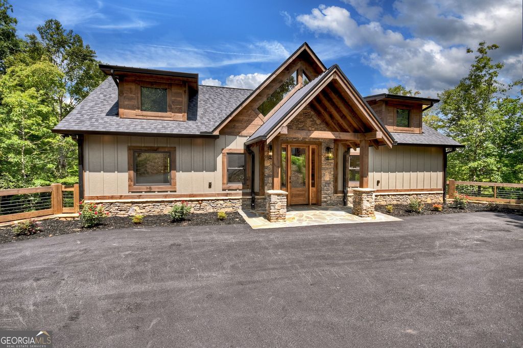 Photo of 411 Amber Ridge, Blue Ridge, GA 30513 (MLS # 10671705)