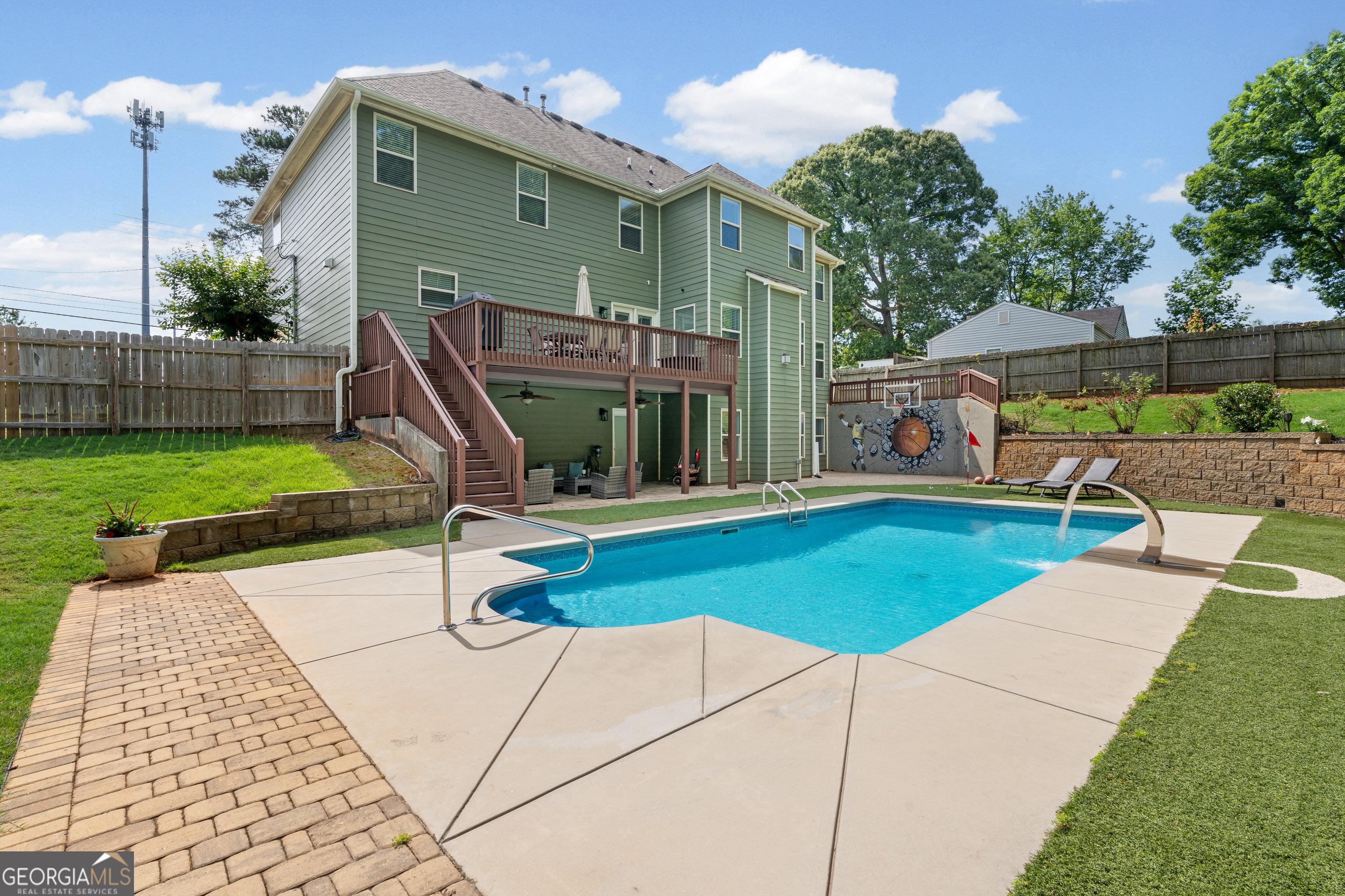 3833 Steinhauer RD NE