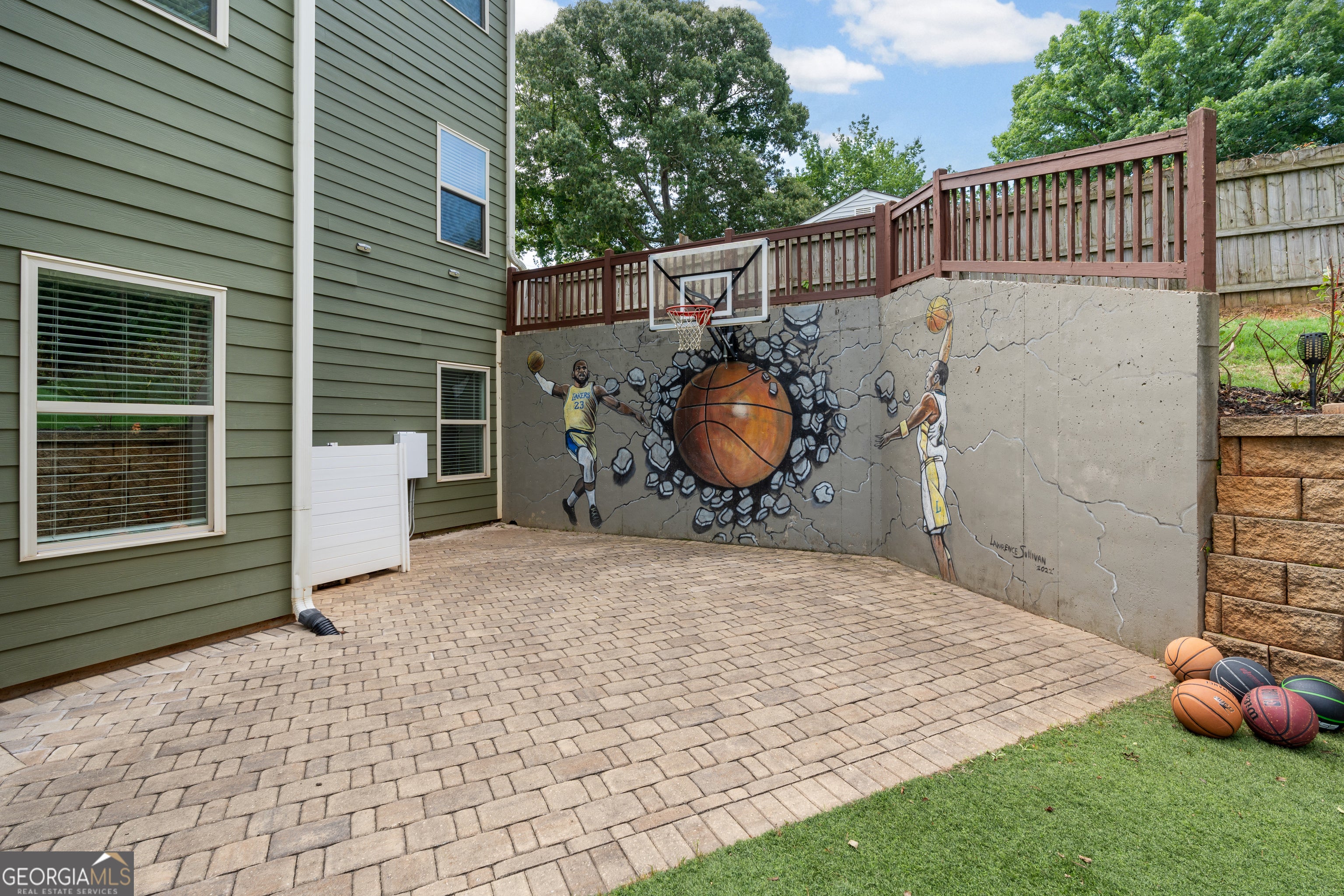 3833 Steinhauer RD NE