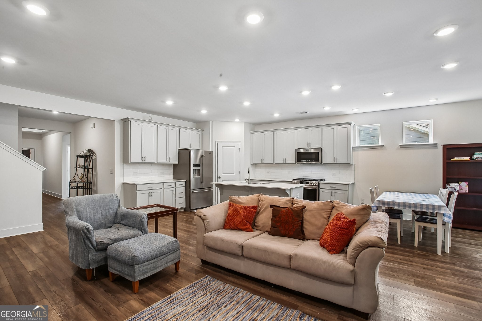 54 Airmont DR