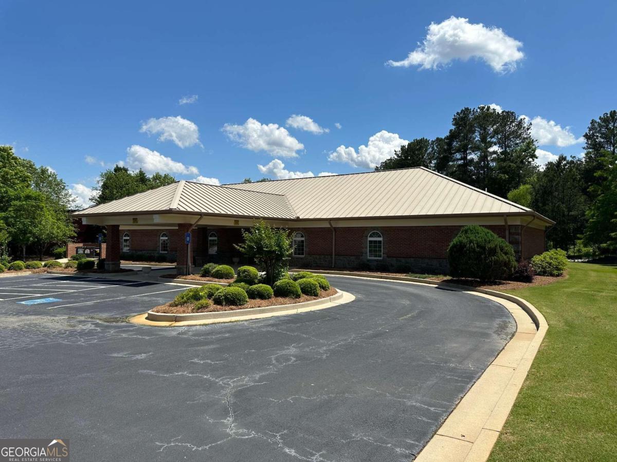 2141 Eastview PKWY NE