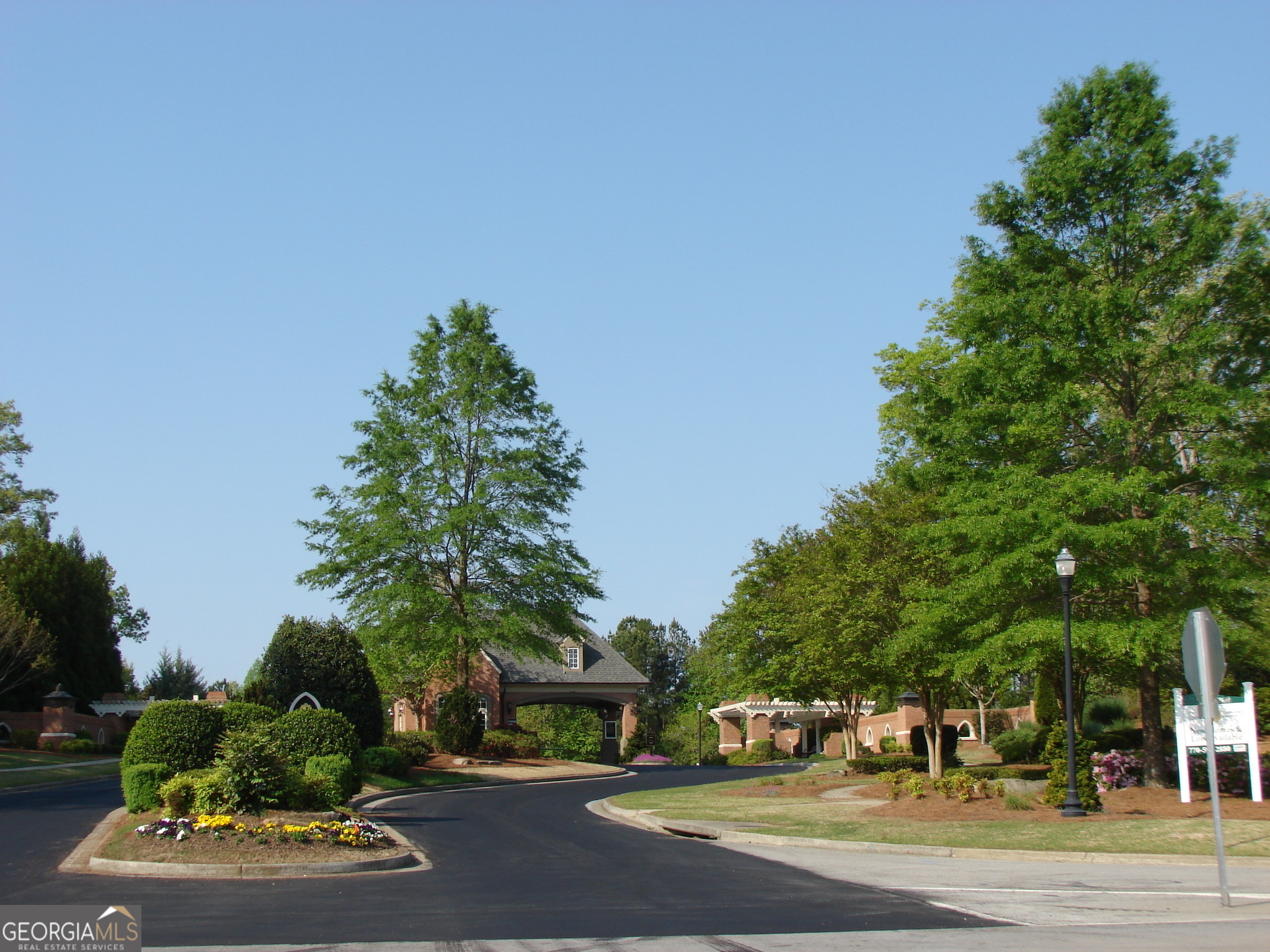 5743 Brendlynn DR