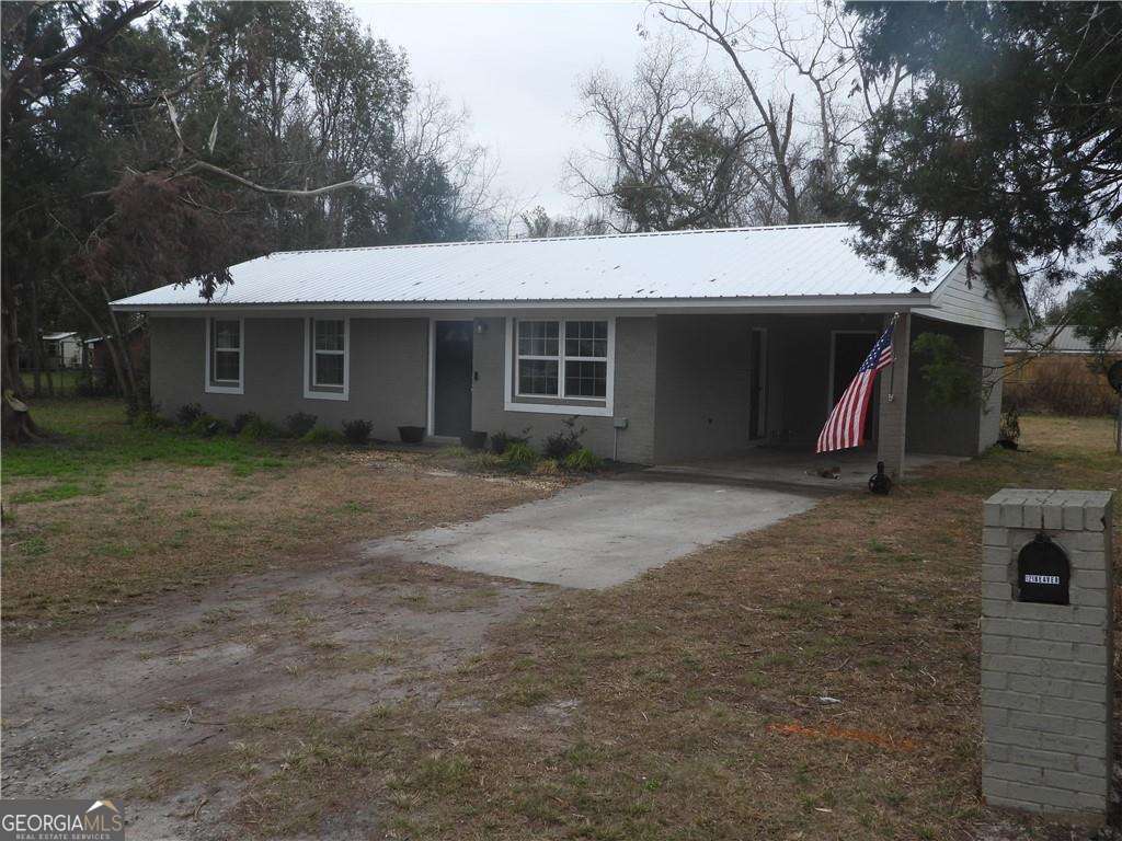 Look at this charming home located in Blackshear. Situated at the end of a cul-de-sac, you will appreciate the quiet street but with quick access to the eateries and shopping. Every surface inside and out has been touched. The home features comtemporary colors and materials, energy efficient windows, stainless appliances, all in a layout that feels spacious yet comfy and welcoming. The AC and roof were replaced in 2024. Out back is a spacious building, perfect for storage or setting up a hobby shop. Come see this one quick before it gets away.
