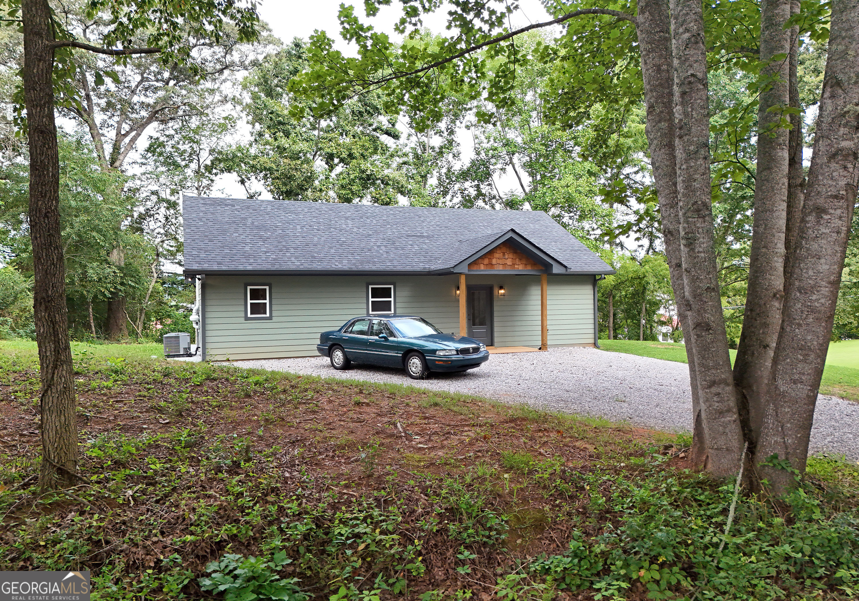 436 S River Road