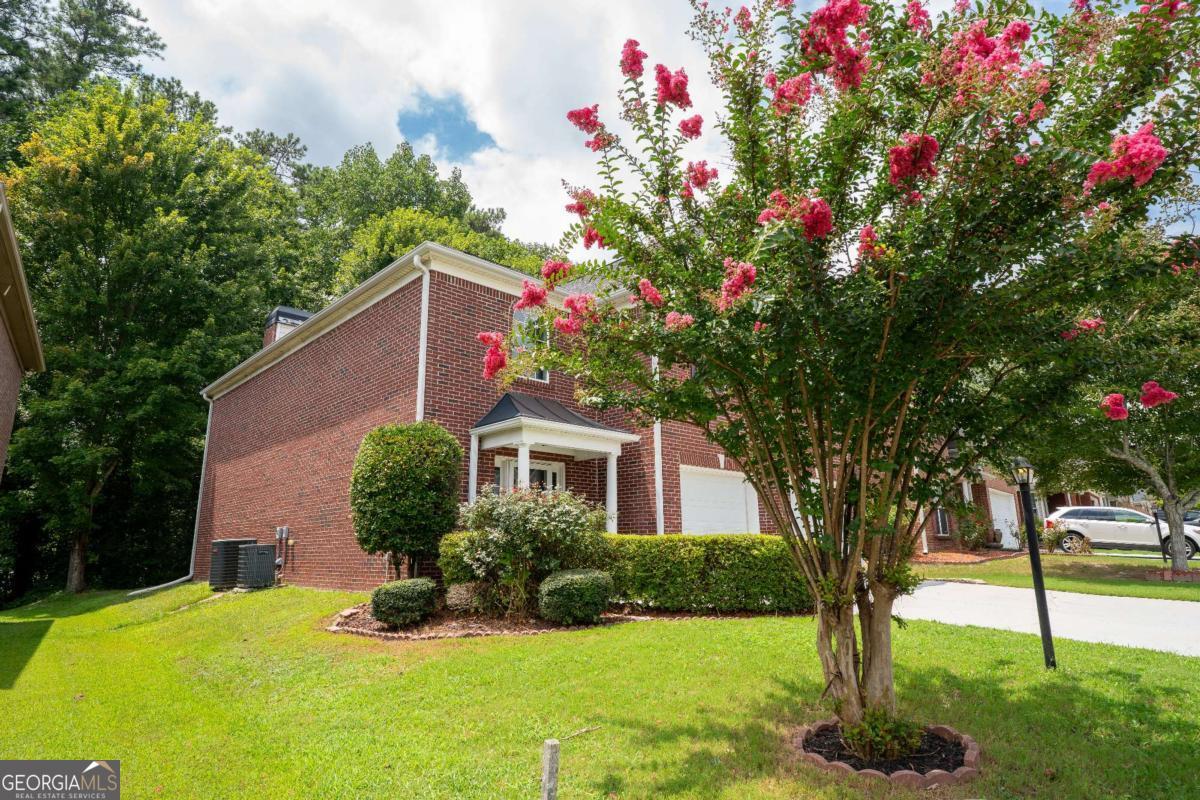 3243 Newtons Crest CIR