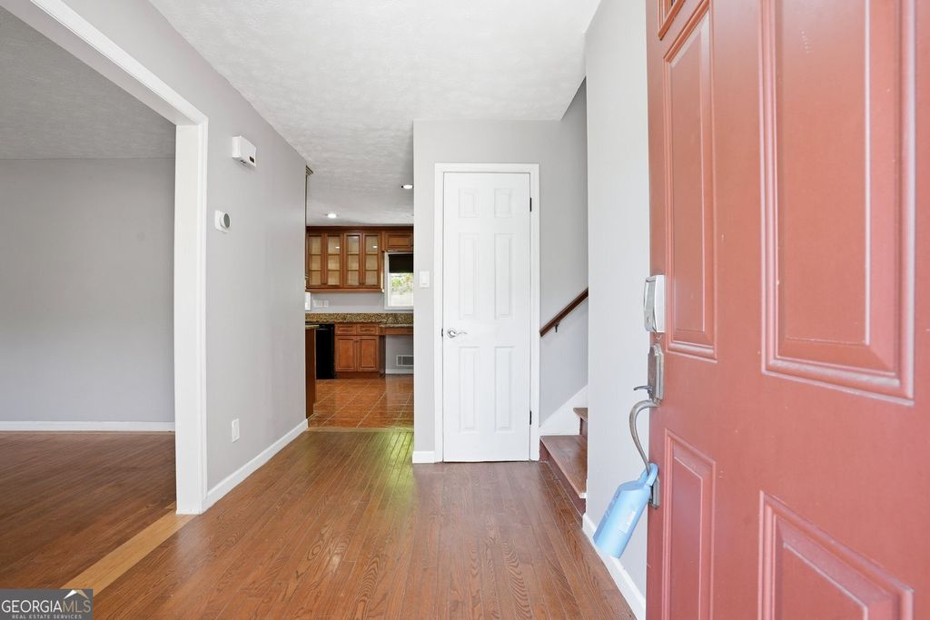 Photo of 2201 Colonial Oak Way, Stone Mountain, GA 30087 (MLS # 10764111)