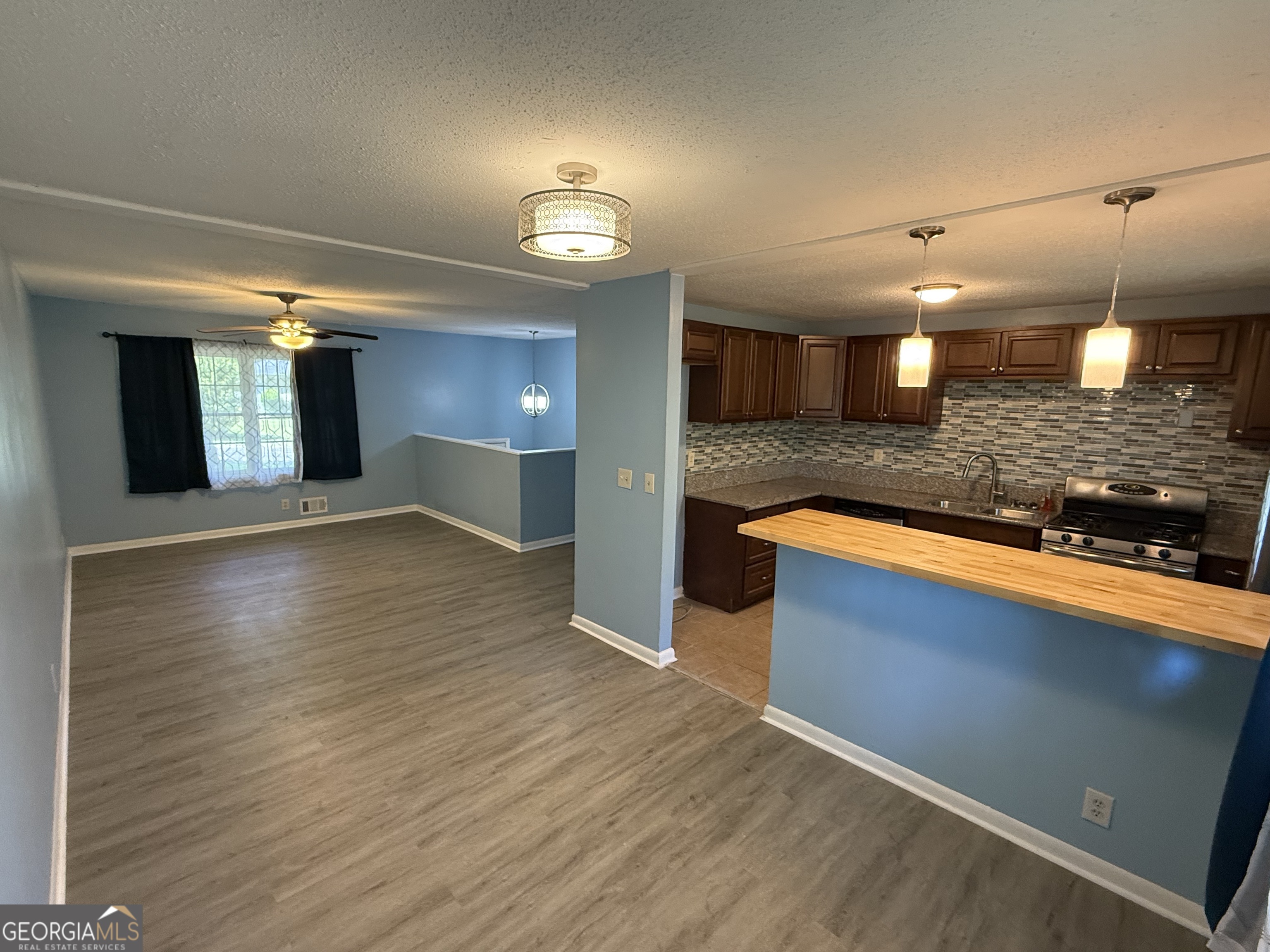 1464 COLONY EAST CIR