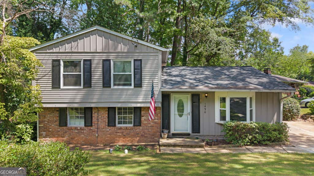 Photo of 1490 Dewberry Trail, Marietta, GA 30062 (MLS # 10788015)