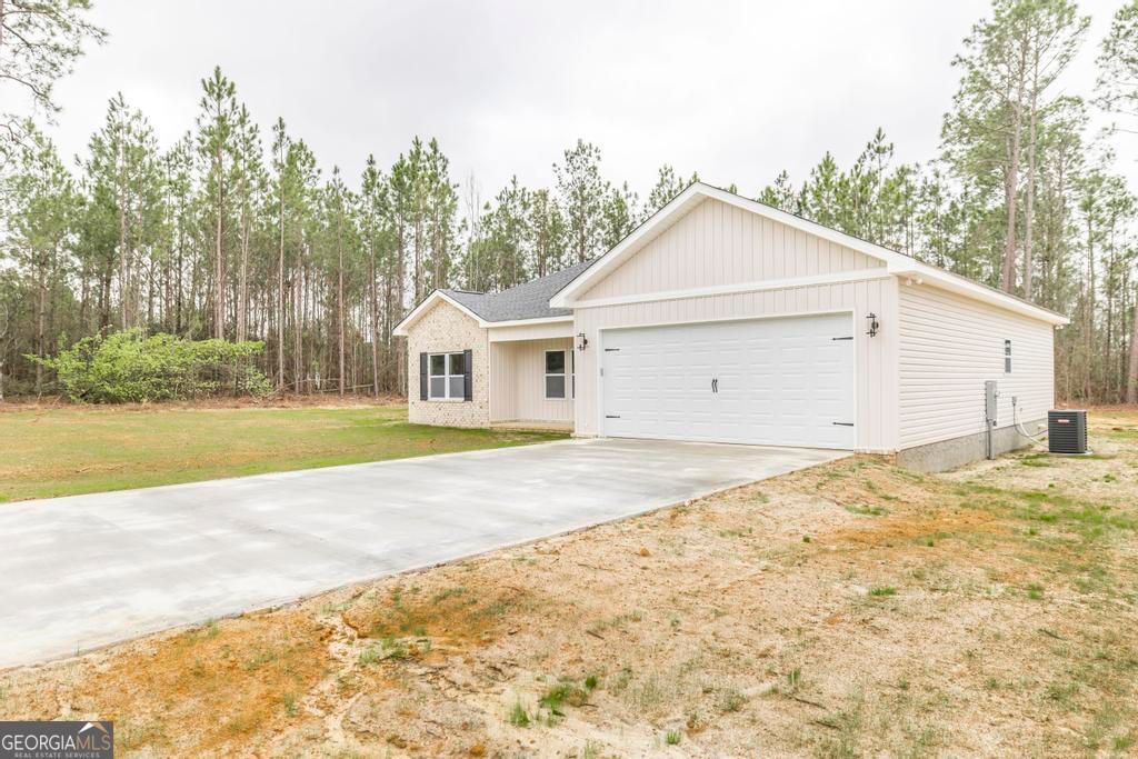 Photo of 212 Lovett Farm Road, East Dublin, GA 31027 (MLS # 10705619)
