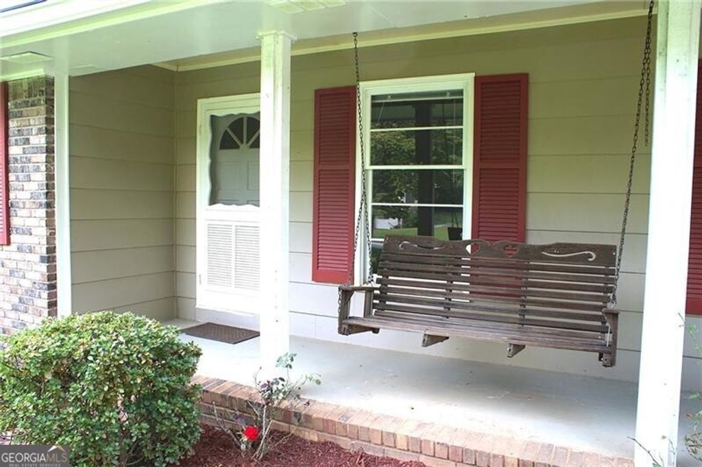 Photo of 6725 Ridge Moore Drive, Peachtree Corners, GA 30360 (MLS # 10740972)