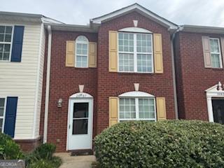 Recently renovated townhome that is available for immediate occupancy. This home has a separate living and dining rooms. It also has a kitchen with a microwave and a breakfast area.