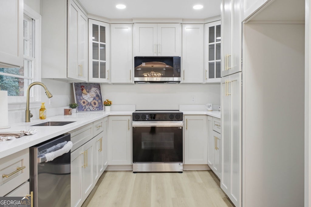 Photo of 180 E Greenwood Drive, Carrollton, GA 30117 (MLS # 10878964)