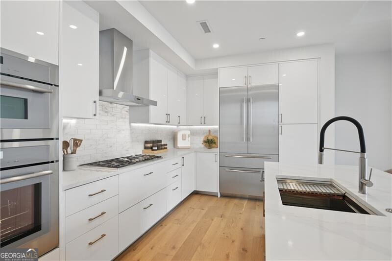 2425 PEACHTREE RD NE 903