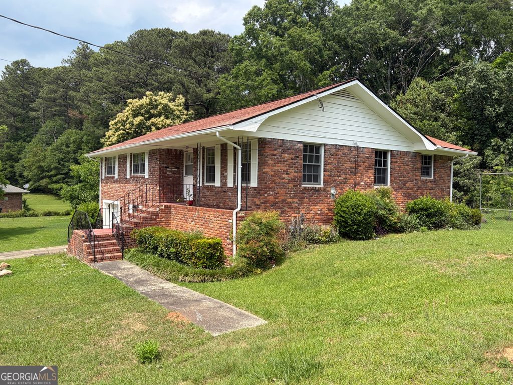 Photo of 322 West Avenue, Jonesboro, GA 30236 (MLS # 10768731)