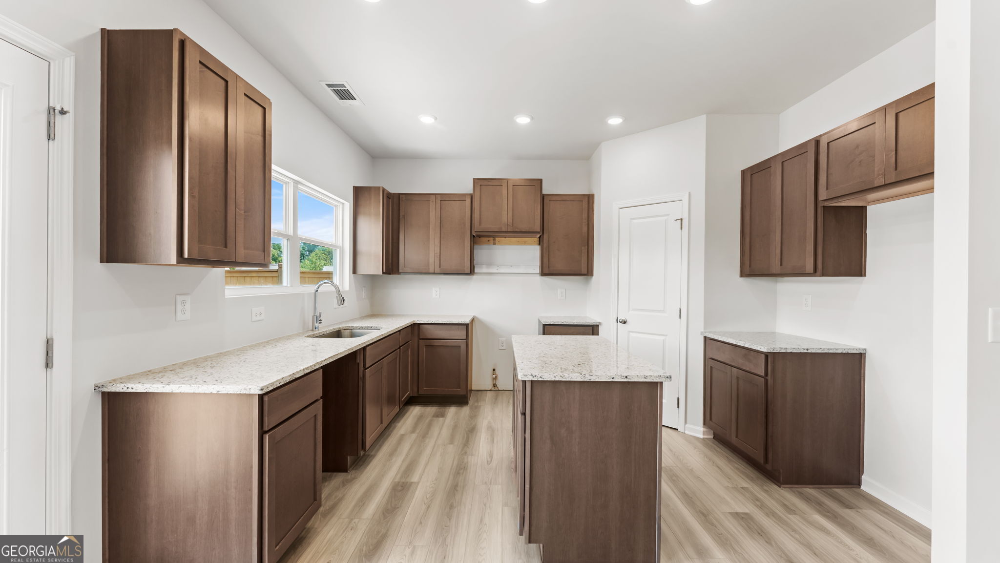 769 Oakmont TRCE