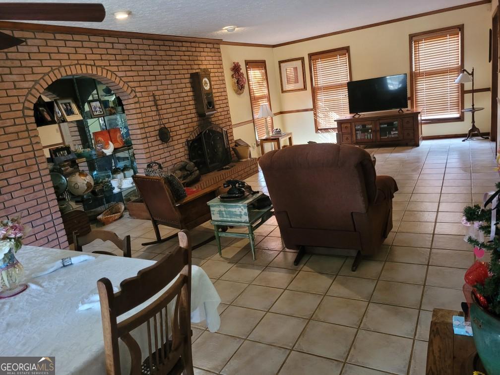 431 Woodlawn DR