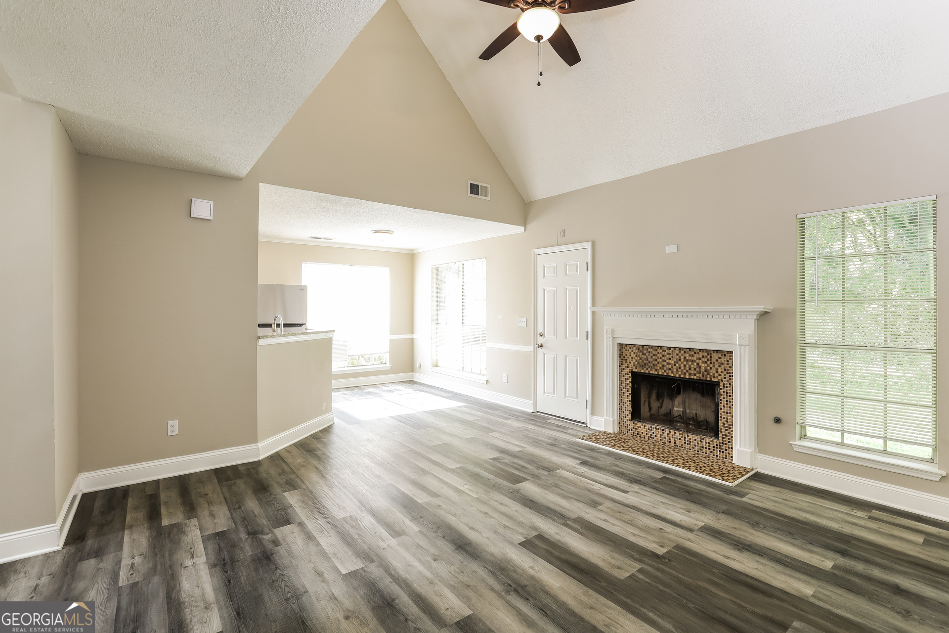 6238 Phillips Lake CT