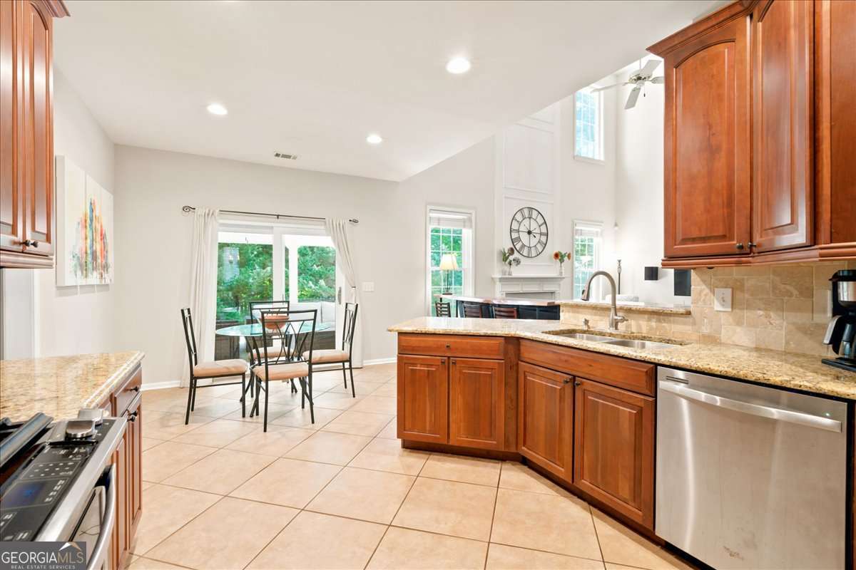 1462 Gateview CIR